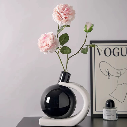 Modern Nordic Style Ceramic Flower Vase With Flower