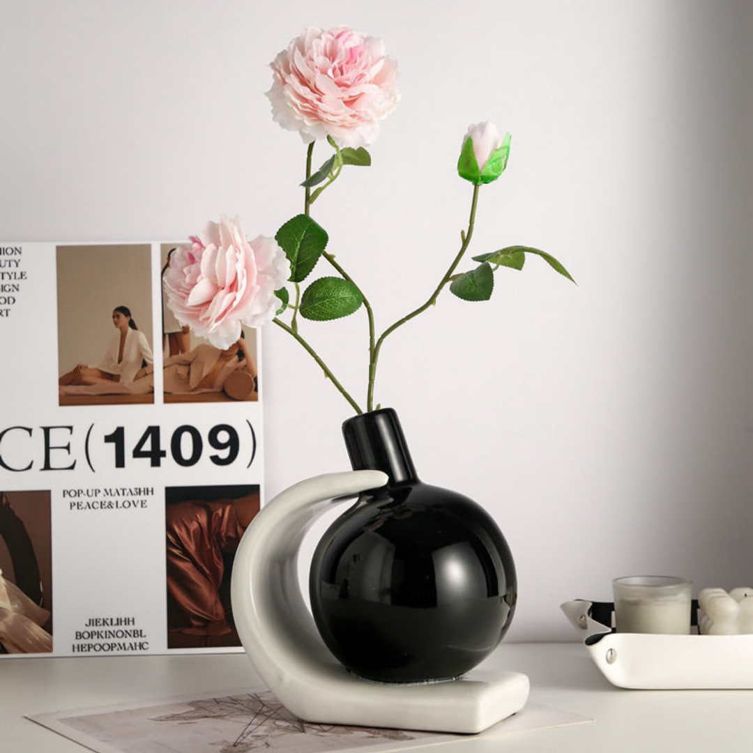 Modern Nordic Style Ceramic Flower Vase With Flower