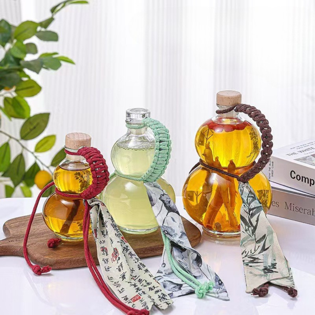 Elegant Glass Whiskey Decanter Gourd Shape Design Bottle