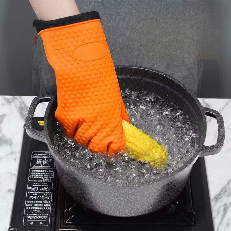 Heat-Resistant Silicone Oven Gloves with Cotton Lining