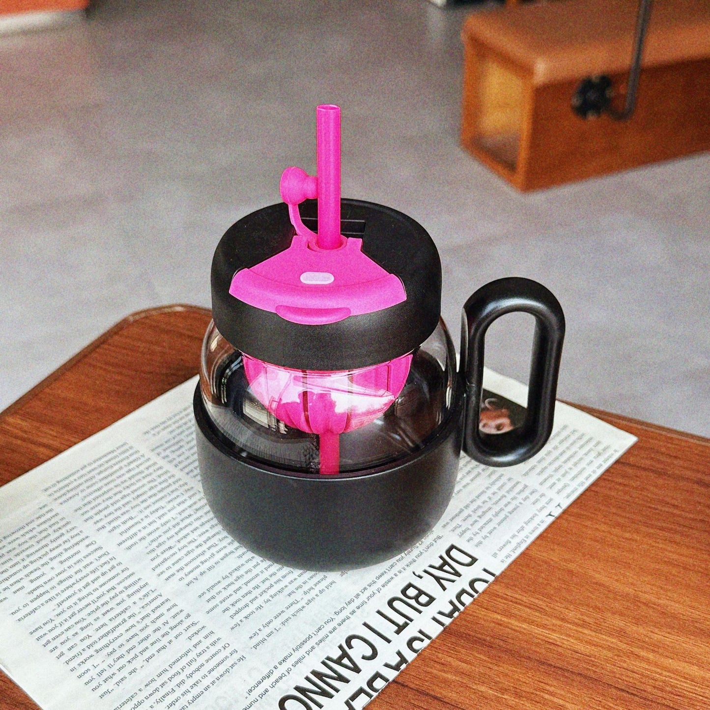 Kawaii Glass Beverage Mug with Lid & Straw (600 ml)
