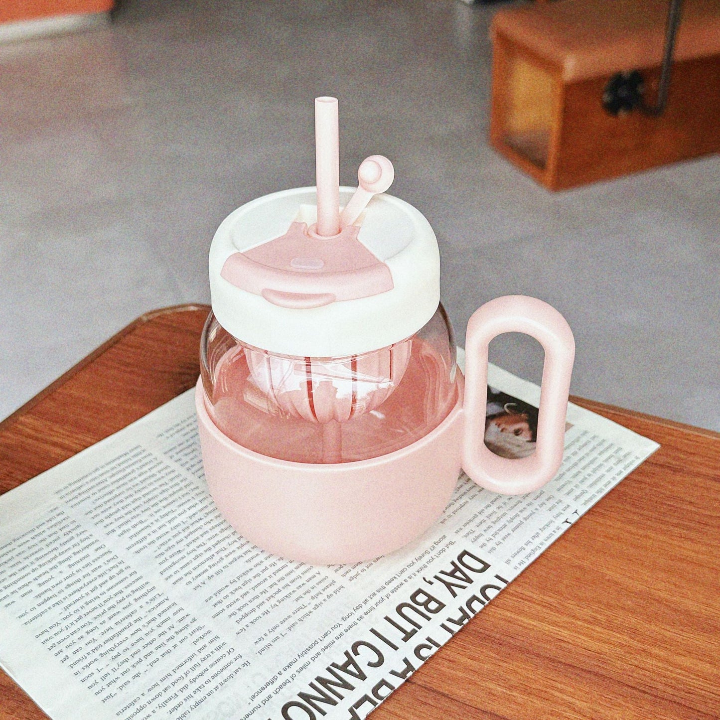Kawaii Glass Beverage Mug with Lid & Straw (600 ml)
